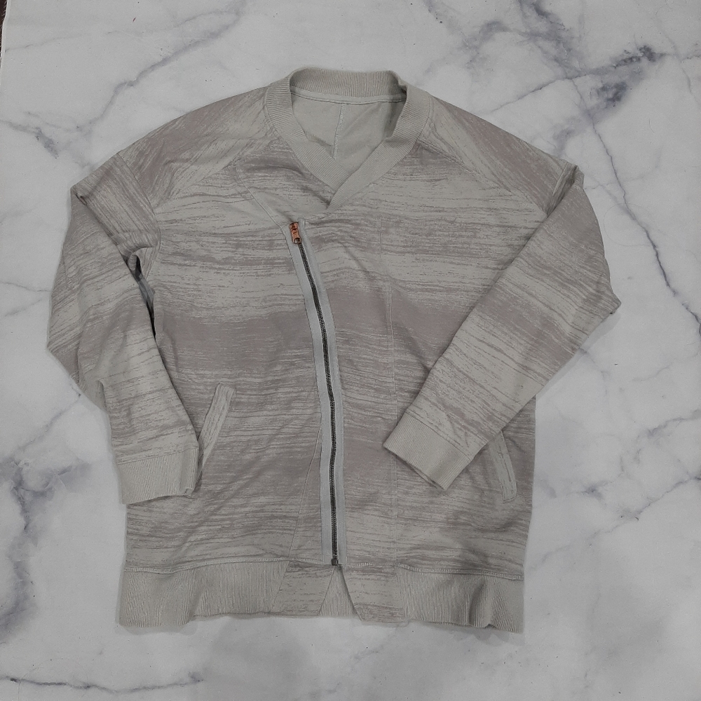 Lululemon Mula Bundle Wrap Silver Spoon Size 10